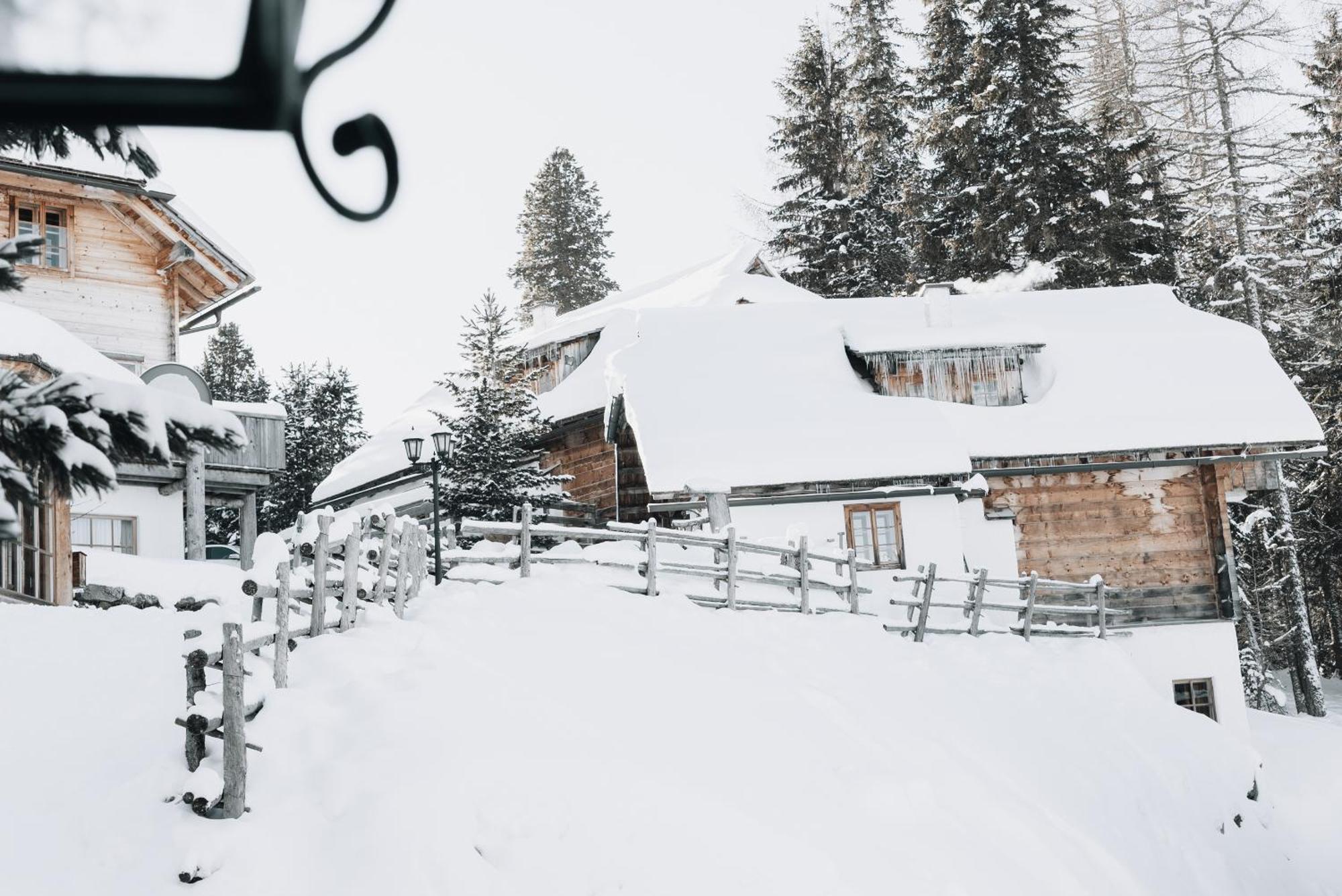 Mei Zeit Huettendorf Turracher Hohe エクステリア 写真